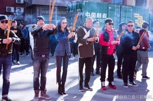 吳秀波跨界制片新劇開機，搭檔王鷗、岳云鵬引期待